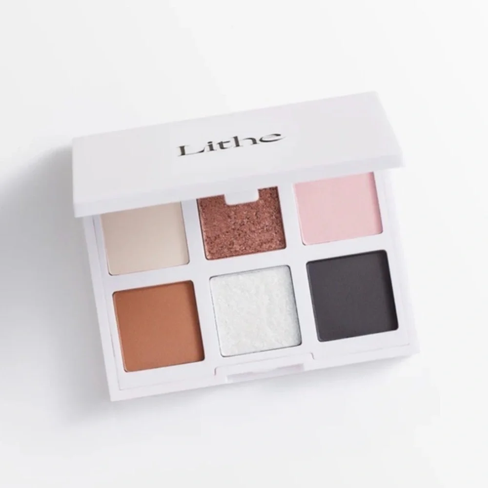 Lithe Beauty Astral Eyeshadow Pallete